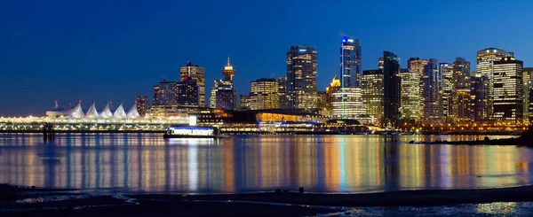 Vancouver Canada City Skyline Reflection Blue Hour Panorama — Stock Photo, Image