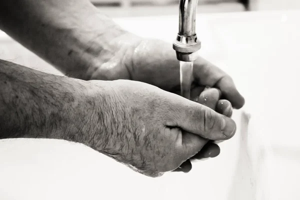 Man Handen Wassen Badkamer — Stockfoto