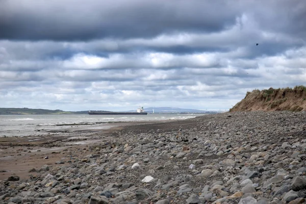 Танкер Скелястих Біл Beach Диких Північноатлантичного Шляху Графстві Керрі Ірландії — стокове фото