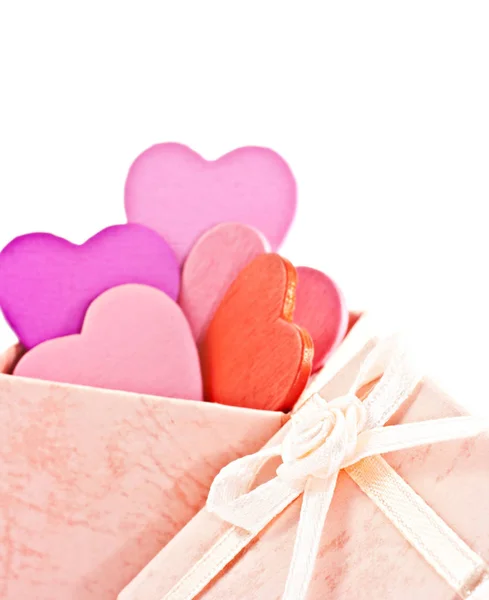 Caixa Presente Cor Rosa Forma Coração Madeira Fundo Branco Macro — Fotografia de Stock