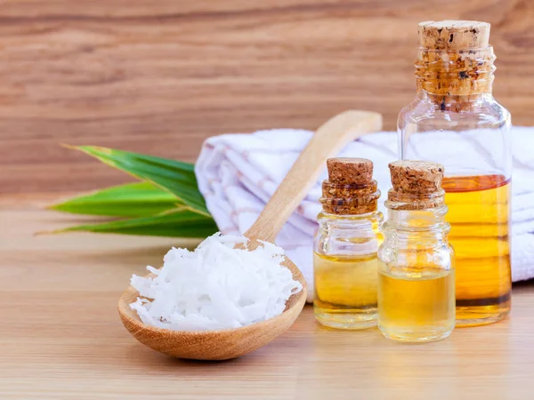 Ingredientes Naturales Del Spa Aceite Esencial Coco Para Terapia Alternativa — Foto de Stock