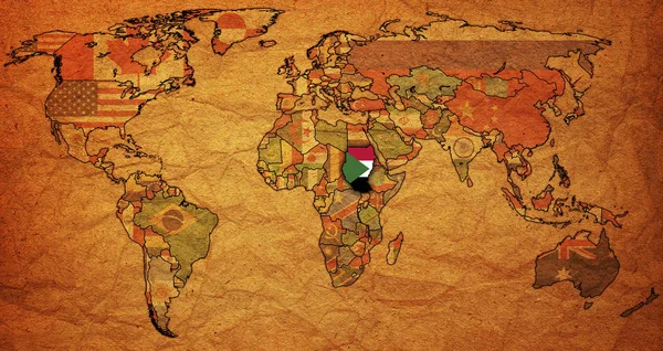 世界国旗的苏丹与旧政治地图 — 图库照片
