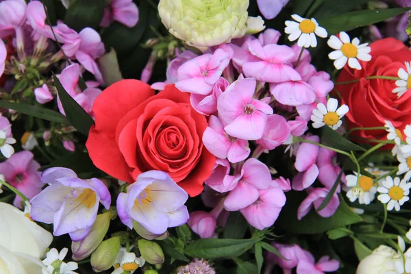 Freesia Rosas Combinadas Arreglo Floral Rosa Púrpura — Foto de Stock
