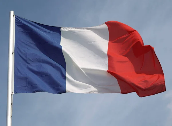 Флаг Франции Над Голубым Небом — стоковое фото