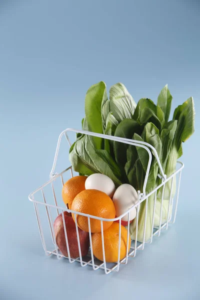 Basket Vegetables Isolated White Background — Stock Photo, Image