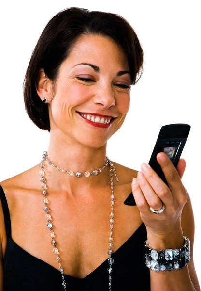 Mensajería Texto Mujer Sonriente Teléfono Móvil Aislado Sobre Blanco — Foto de Stock