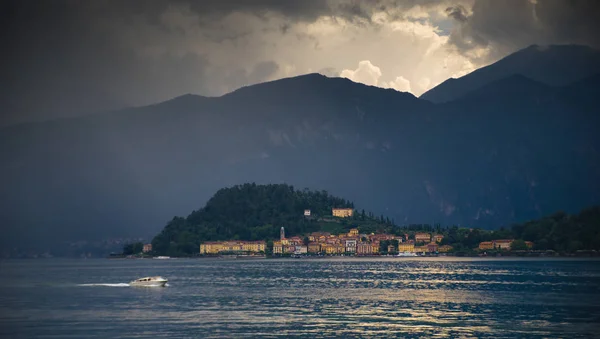 Voyagez Sur Eau Lac Côme Près Des Villas Bellagio — Photo