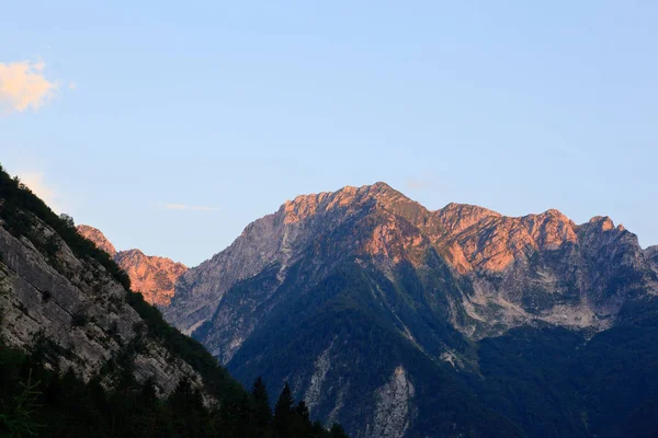 Προβολή Των Julian Alps Στη Σλοβενική Ύπαιθρο — Φωτογραφία Αρχείου