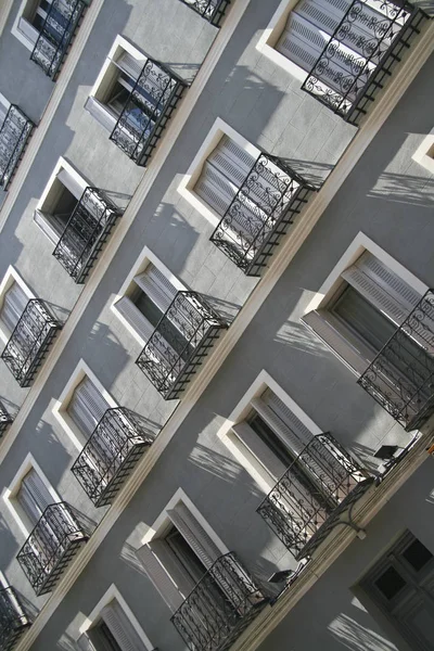 Diagonal Sammansättning Den Typiska Spanska Fasaden — Stockfoto