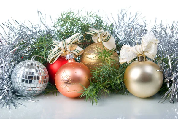 クリスマス ツリーの飾り 明るい装飾 — ストック写真