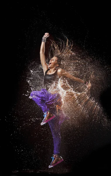 Hermosa Modelo Las Gotas Del Agua Sobre Fondo Negro Captura —  Fotos de Stock