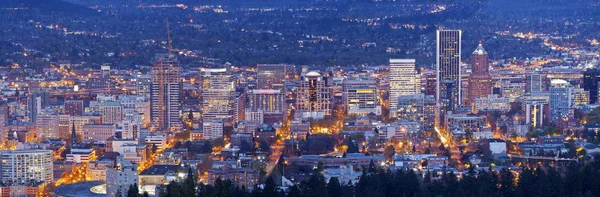 Downtown Portland Oregon Stad Lichten Blauwe Uur Panorama — Stockfoto