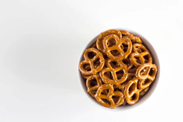 Pretzels Tuerce Sobre Fondo Sólido — Foto de Stock