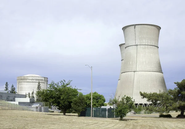 Reator Torres Arrefecimento Uma Central Nuclear — Fotografia de Stock