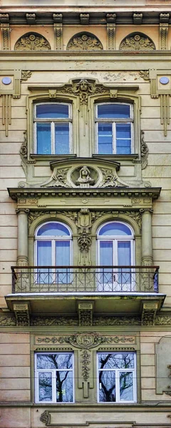 Ventanas Antiguo Edificio Lviv Ucrania — Foto de Stock