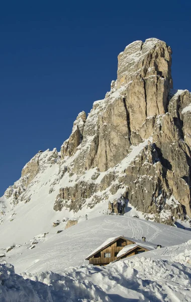 이탈리아 시즌의 메이트 산맥의 눈덮인 — 스톡 사진