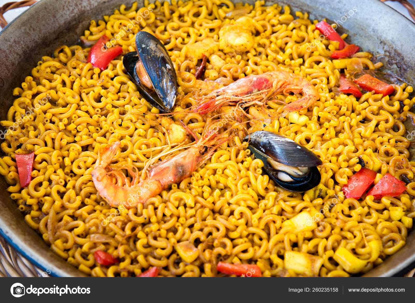 Fideuá – Spanish Seafood noodle dish similar to Paella