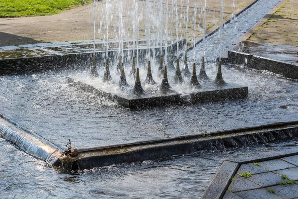 Cascada Diseñada Artificialmente Fuente Fuente Parque — Foto de Stock