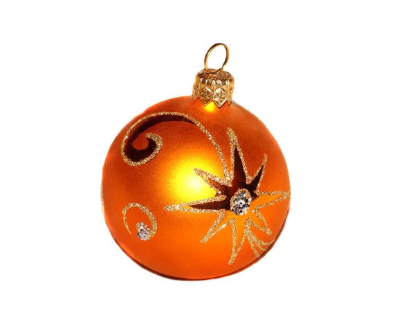 Een Oranje Kerst Bal Met Gouden Patroon — Stockfoto