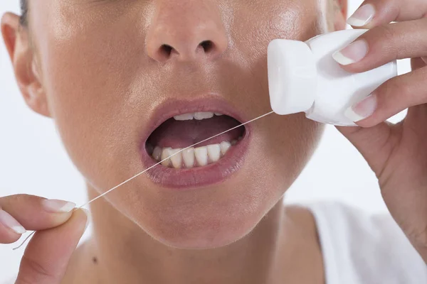Zamknij Jamy Ustnej Nici Dentystyczne Tle — Zdjęcie stockowe