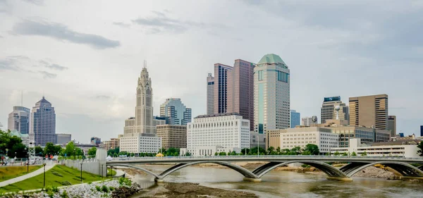 Columbus Ohio Skyline Och Gator Sena Eftermiddagen — Stockfoto