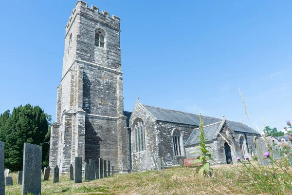 コーニッシュの田園地帯にある歴史的な英国石教会 — ストック写真
