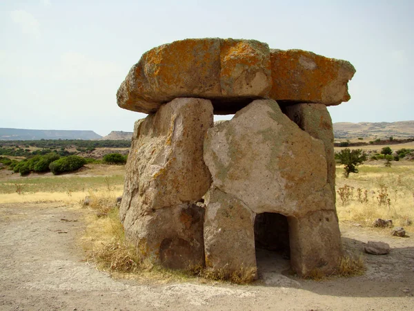 Dolmen Coveccada Mores Cerdeña Italia — Foto de Stock