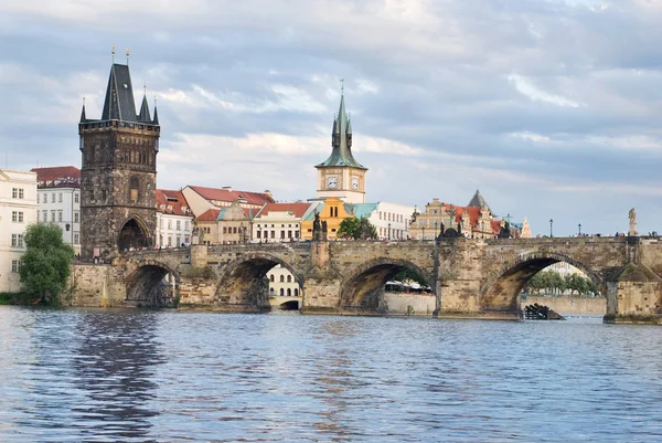 Ponte Charles Praga Segundo Plano — Fotografia de Stock