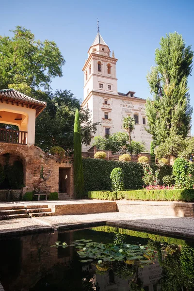 Iglesia Torre Santa María Los Jardines Del Generalife Alhambra Granada — Foto de Stock