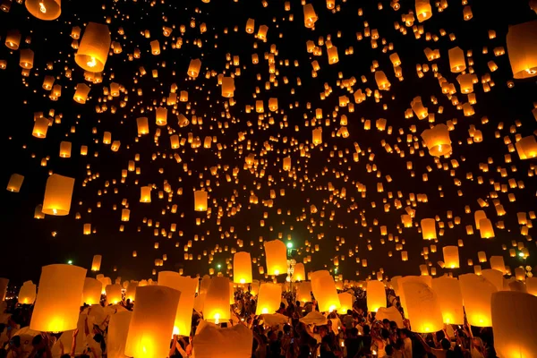 Létající Lucerna Nebe Yeepeng Festivalu Thajské Lanna Tradice Náboženství Thajsku — Stock fotografie