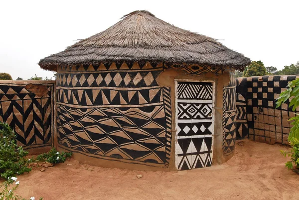 Cabaña Adboe Tiebele Burkina Faso Con Pintura Tribal Tradicional — Foto de Stock