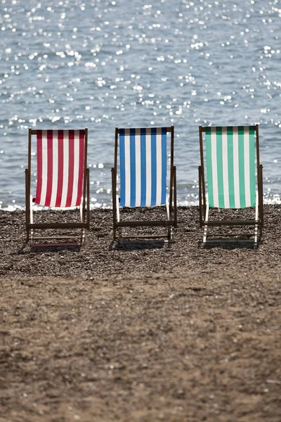 Три Одиноких Стриптизерши Берегу Моря Пляже Саутенд Англии Цветная Фотография — стоковое фото
