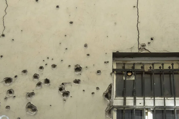 Дыры Вызванные Стрельбой Стенам Сараево Боснии Герцеговины — стоковое фото