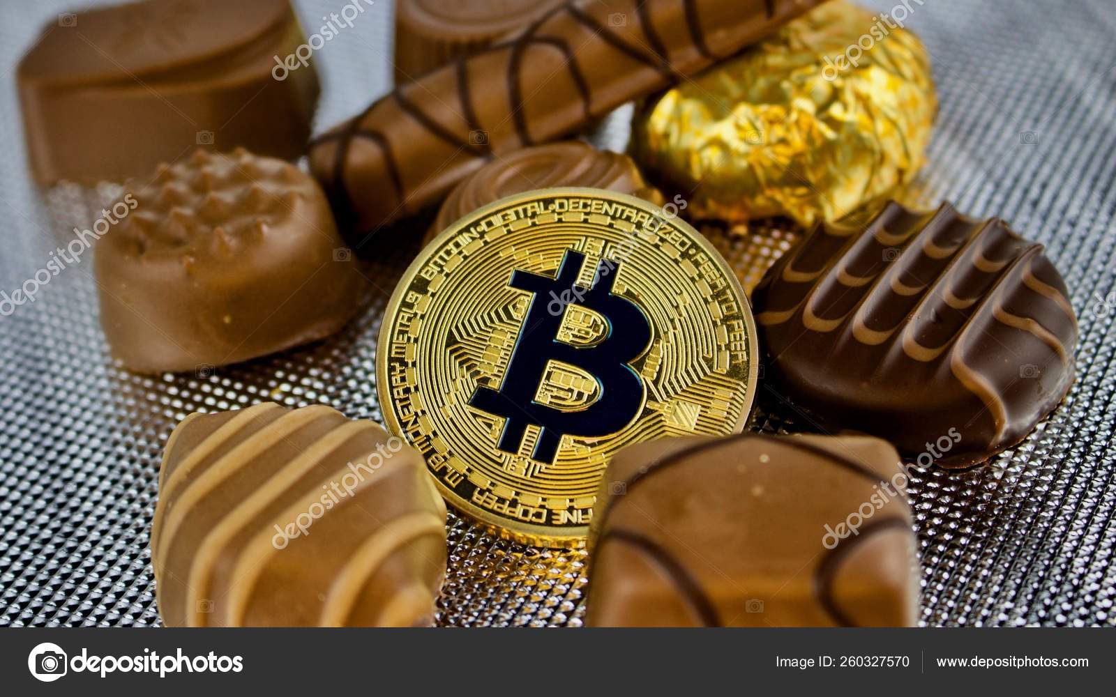 Moeda Digital Moeda Ouro Físico Bitcoin Com Chocolates — Foto editorial ©  YAYImages #260327570