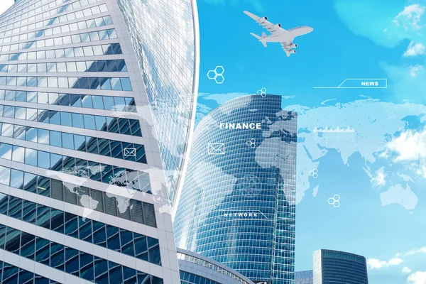 Високоповерхові Будівлі Світовою Картою Реактивним Літаком Фоні Блакитного Неба — стокове фото