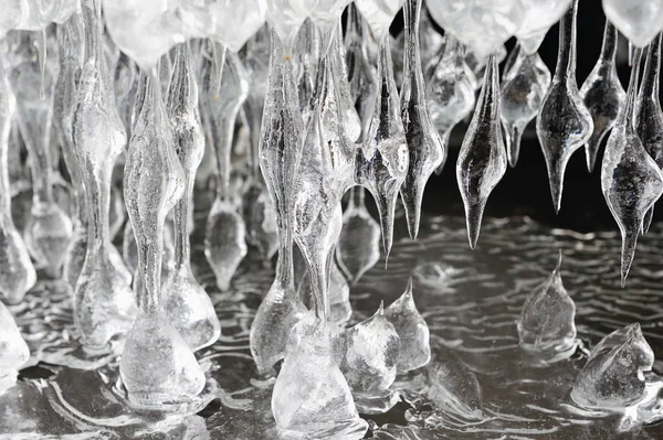 Eisschmelze Frühling Eiszapfen Galerie — Stockfoto