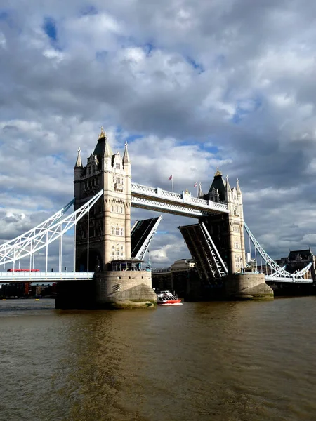 Blick Auf Die Historische Tower Bridge Die Sich Über Der — Stockfoto