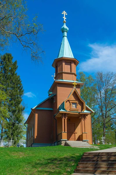 Chiesa Ortodossa Rurale Legno Nella Giornata Sole Primaverile — Foto Stock