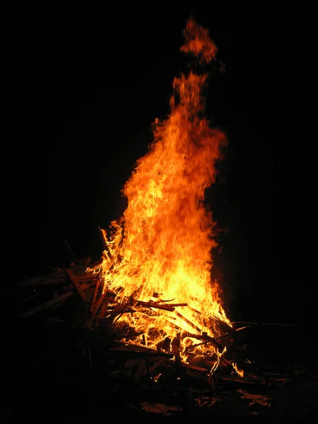 Bright Orange Flames Darkness Boards — Stock Photo, Image