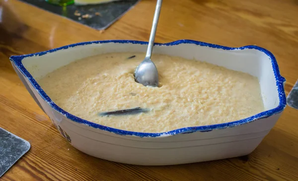 Creamy Rice Pudding Vanilla Bean Ceramic Vessel Form Boat Table — Stock Photo, Image