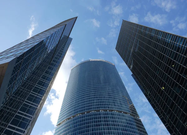Kilátás Három Felhőkarcoló Felett — Stock Fotó