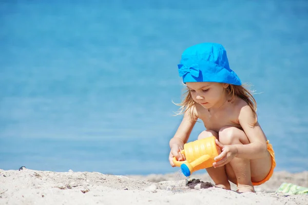 Criança Brincando Com Brinquedos Praia Verão — Fotografia de Stock