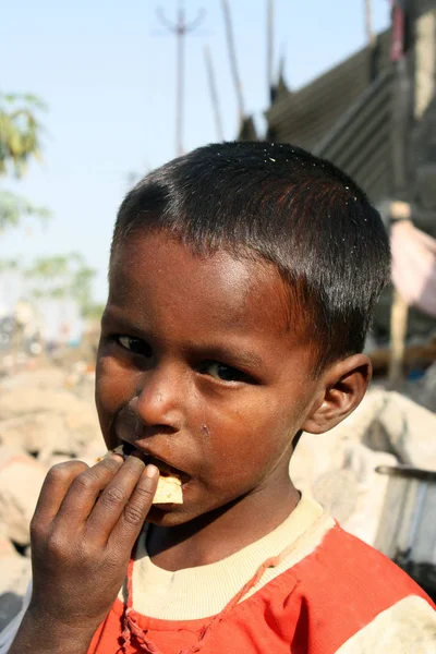 Retrato Indio Pobre Enfermo Comiendo Comida —  Fotos de Stock