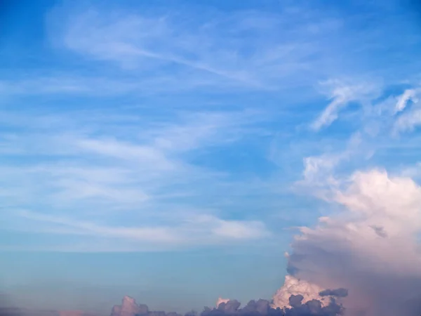 Beau Ciel Nuageux Bleu Crépuscule — Photo