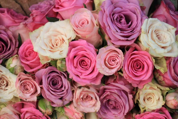 Roses Roses Mélangées Dans Une Décoration Mariage Floral — Photo