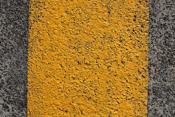 Gele Lijn Geschilderd Betonnen Grond — Stockfoto
