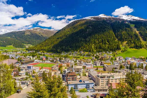 Maisons Village Dans Les Alpes Montagne Davos Graubuenden Suisse — Photo