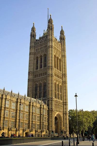 Una Vista Del Edificio Del Parlamento Día Soleado Londres —  Fotos de Stock