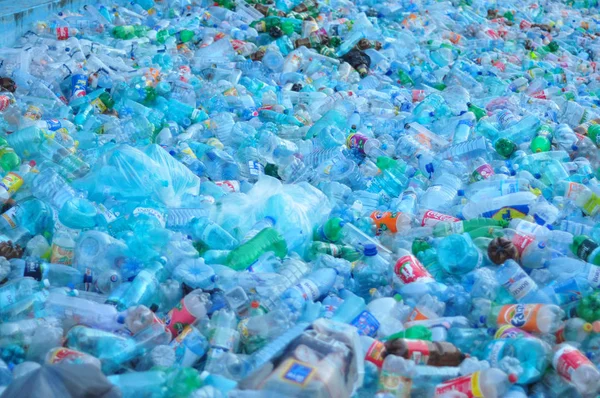 Bottiglia Plastica Pile Rifiuti Pronti Riciclare Discarica — Foto Stock