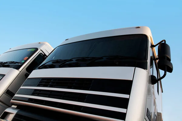 Upward Angle View Two Semi Trailer Trucks — Stock Photo, Image